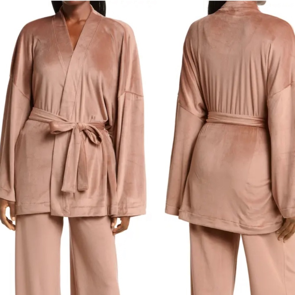 Skims velvet Sienna robe! Size small. NWT